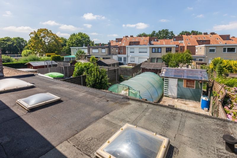 Rustig gelegen, ruime te renoveren woning met 4 slaapkamers, tuin en garage op 262m2 . foto 15