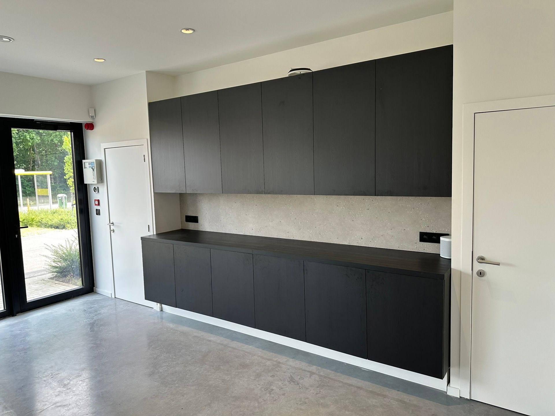 Gelijkvloers kantoor te huur in Stabroek foto 5