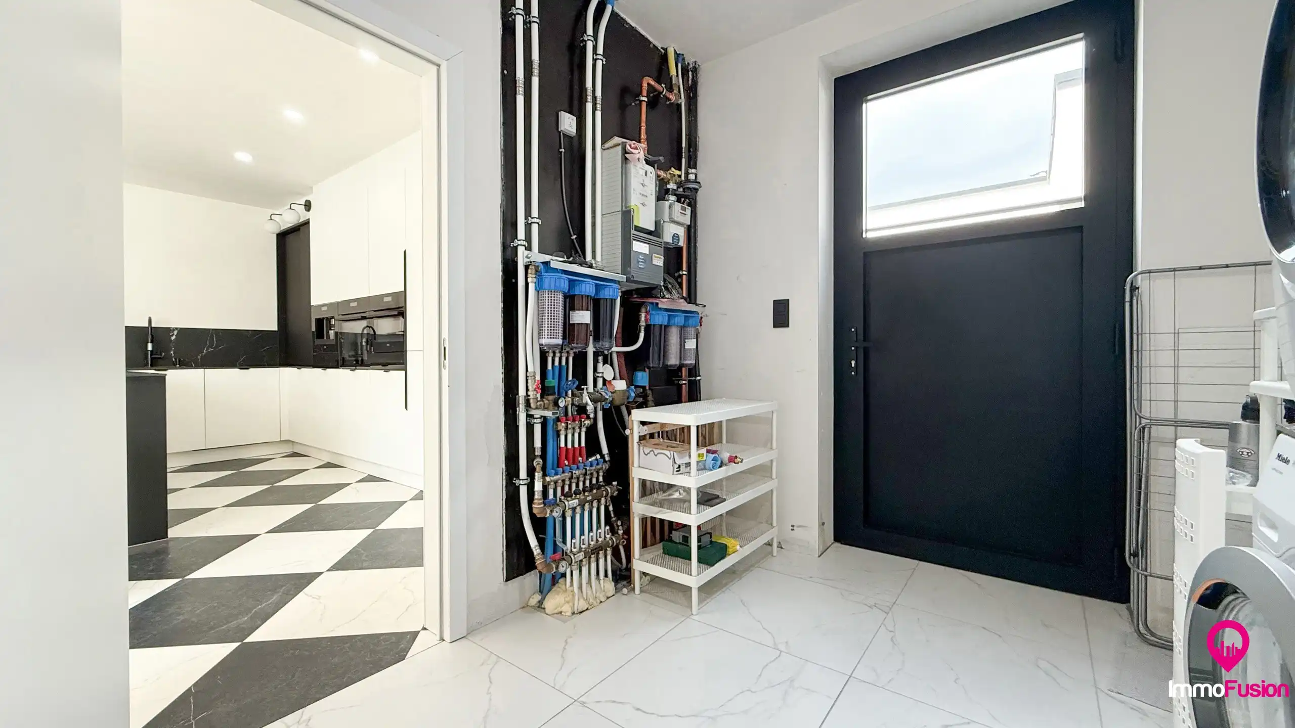 Instapklare villa met 4 slpk., laadpaal en zonnepanelen! foto 17