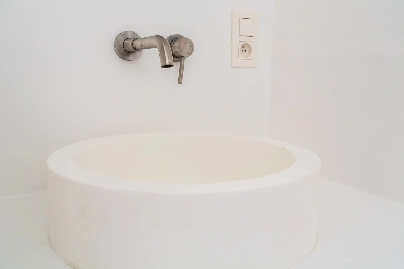 Architecturaal kantoorgebouw op absolute zicht locatie!  foto 13