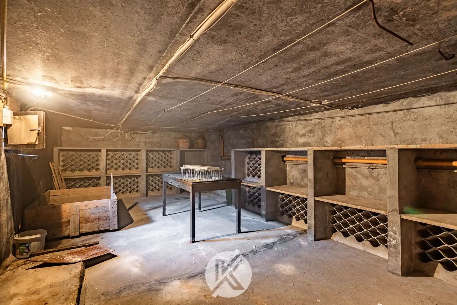 Robuuste woning met omliggende weides foto 23