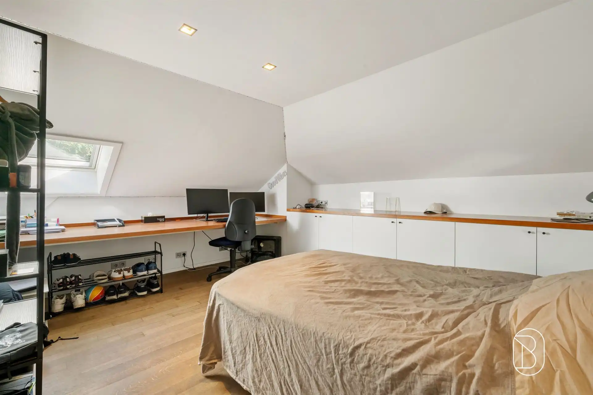 Grote architectenwoning met mooie tuin + bijgebouw foto 20
