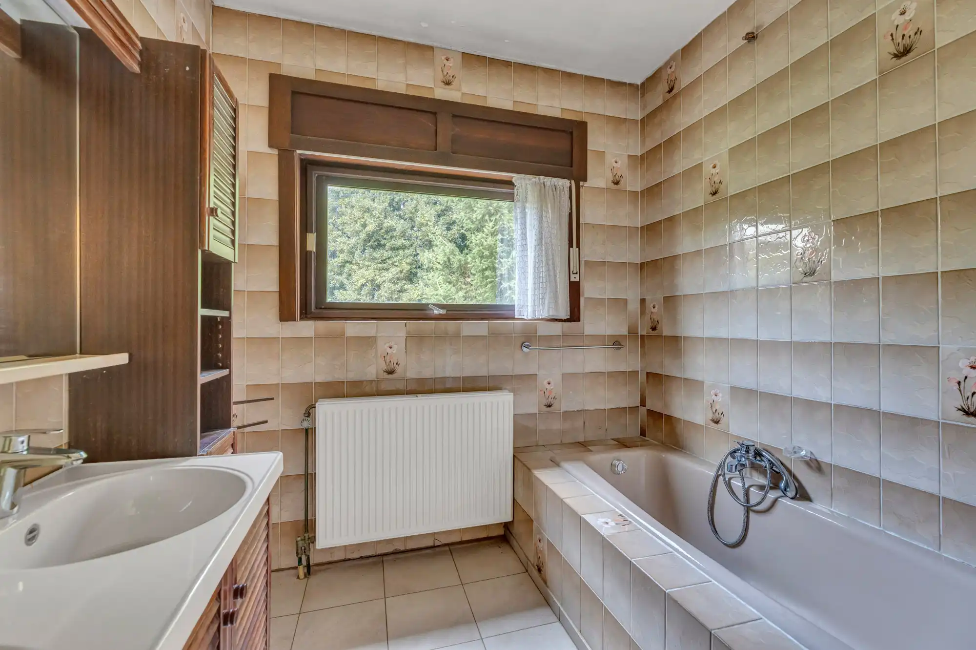 Ruime villa met 4 slpk met bouwgrond op +-18a met mooi zicht foto 10
