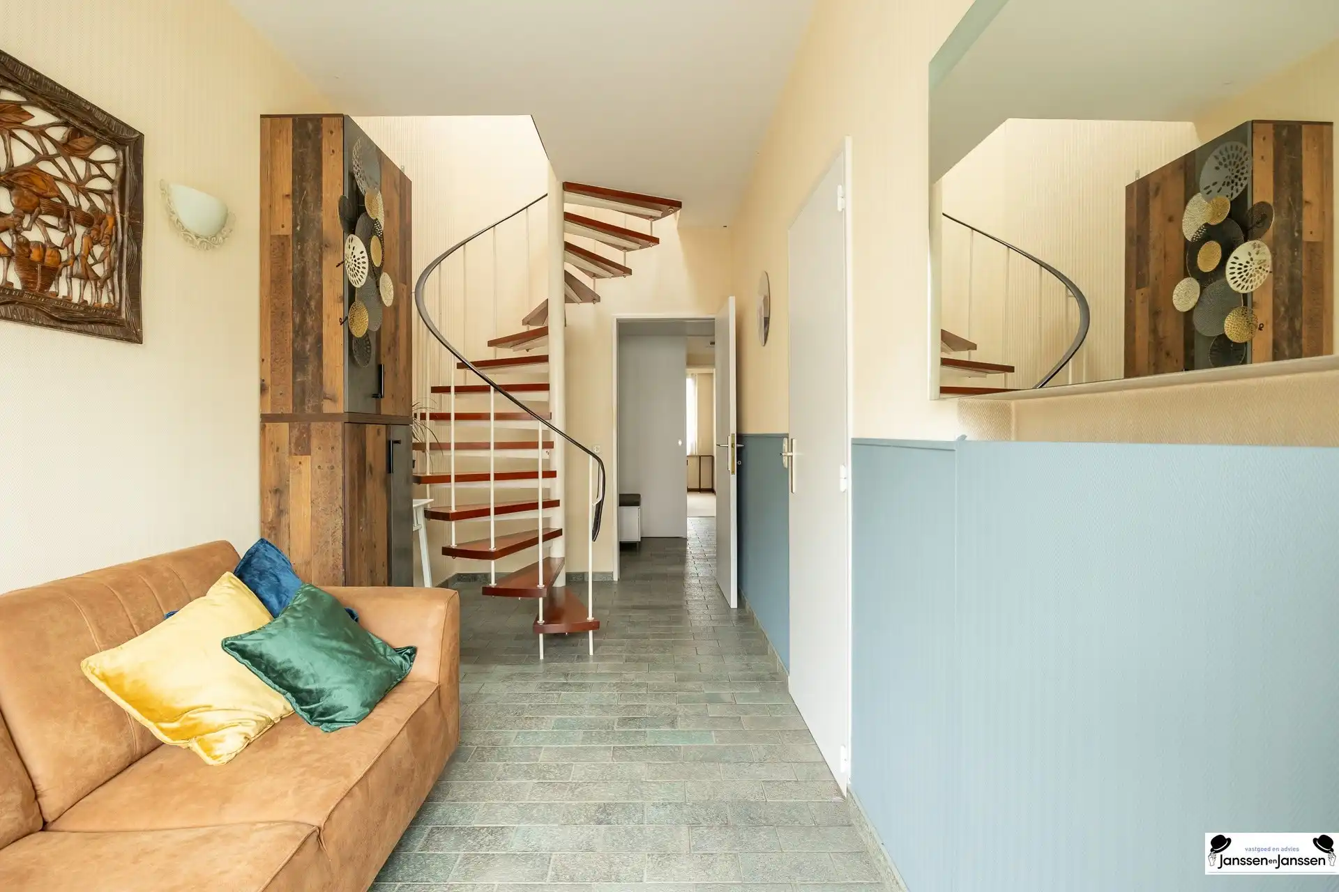 Lichtrijke gezinswoning met tuin in een rustige wijk! foto 14