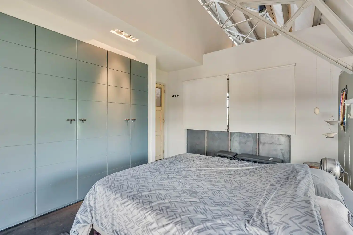 Unieke industriële loft van 240 m² met panoramisch dakterras van 96 m², jacuzzi en sauna foto 12