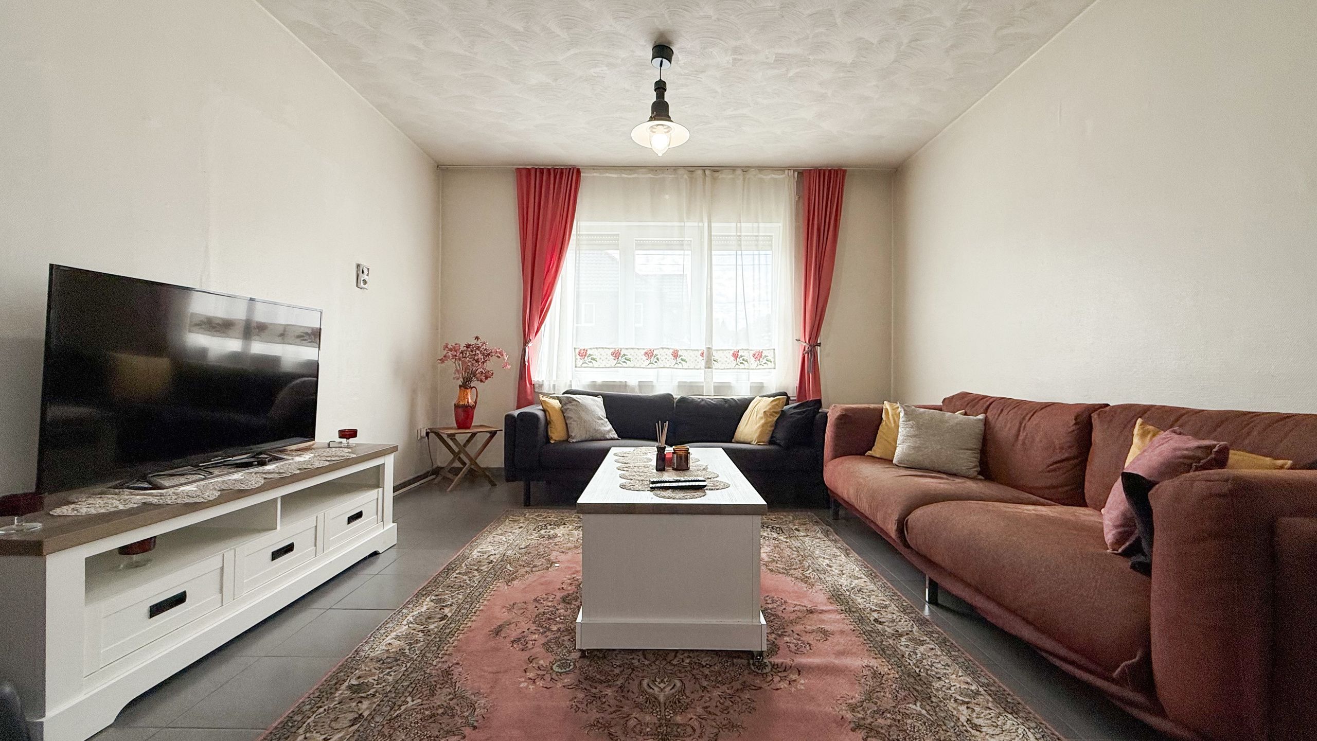 Half open gezinswoning, centraal gelegen, met 3 slaapkamers! foto 7