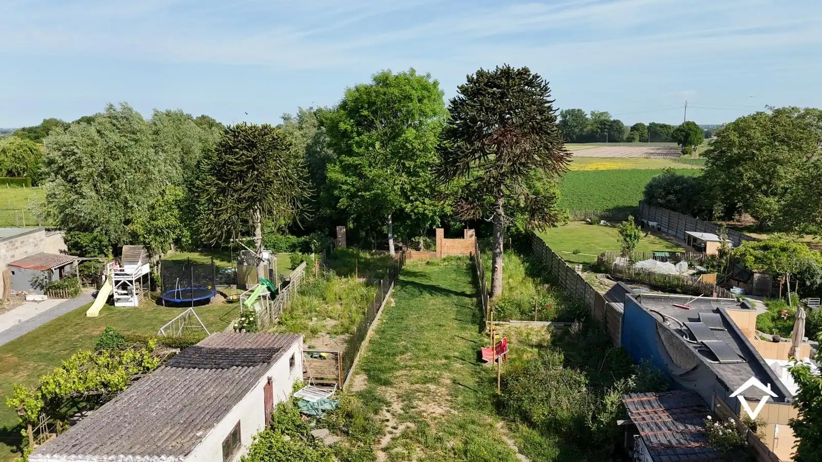 Ruim perceel van 1126 m²  - tal van mogelijkheden! foto 2