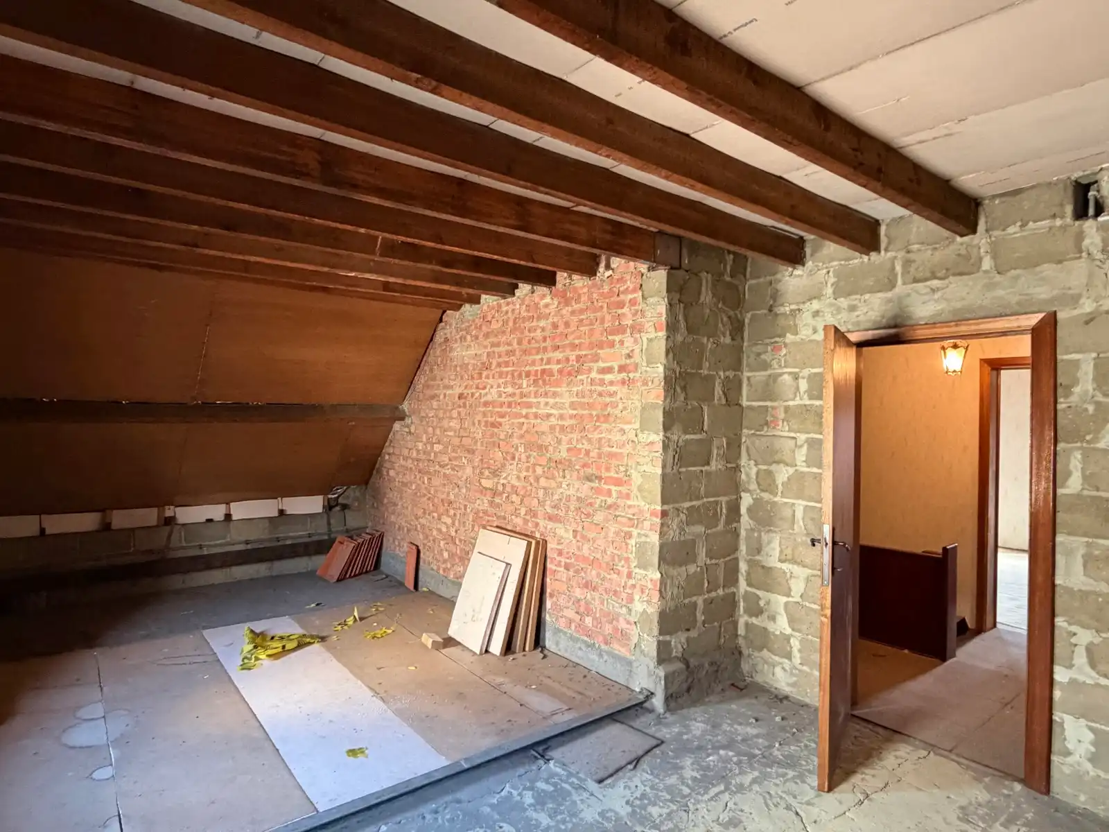 Vrijstaande woning met veel potentieel op mooie locatie. foto 15