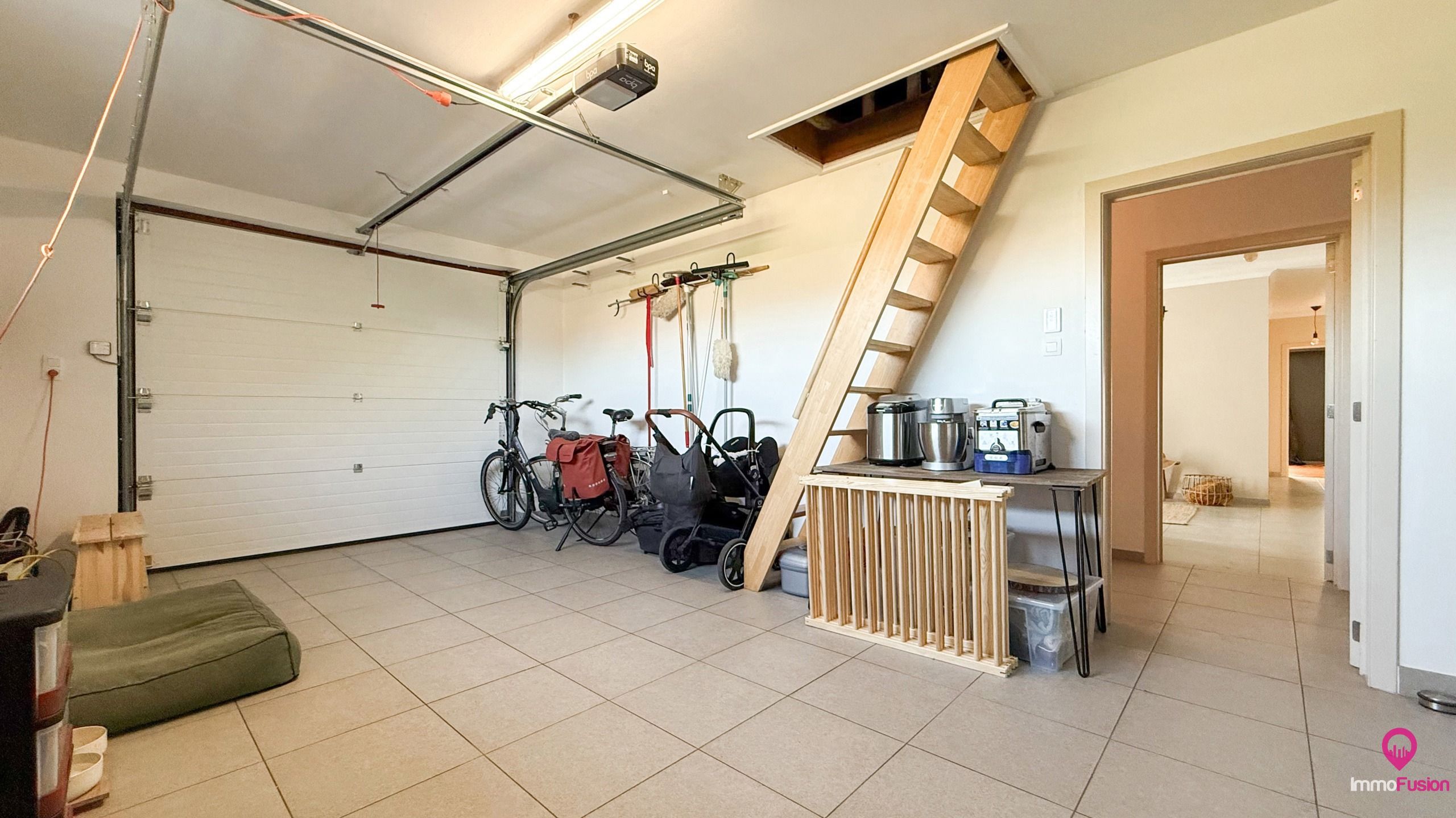 Gerenoveerde gelijkvloerse woning met 3 slpks en garage! foto 28