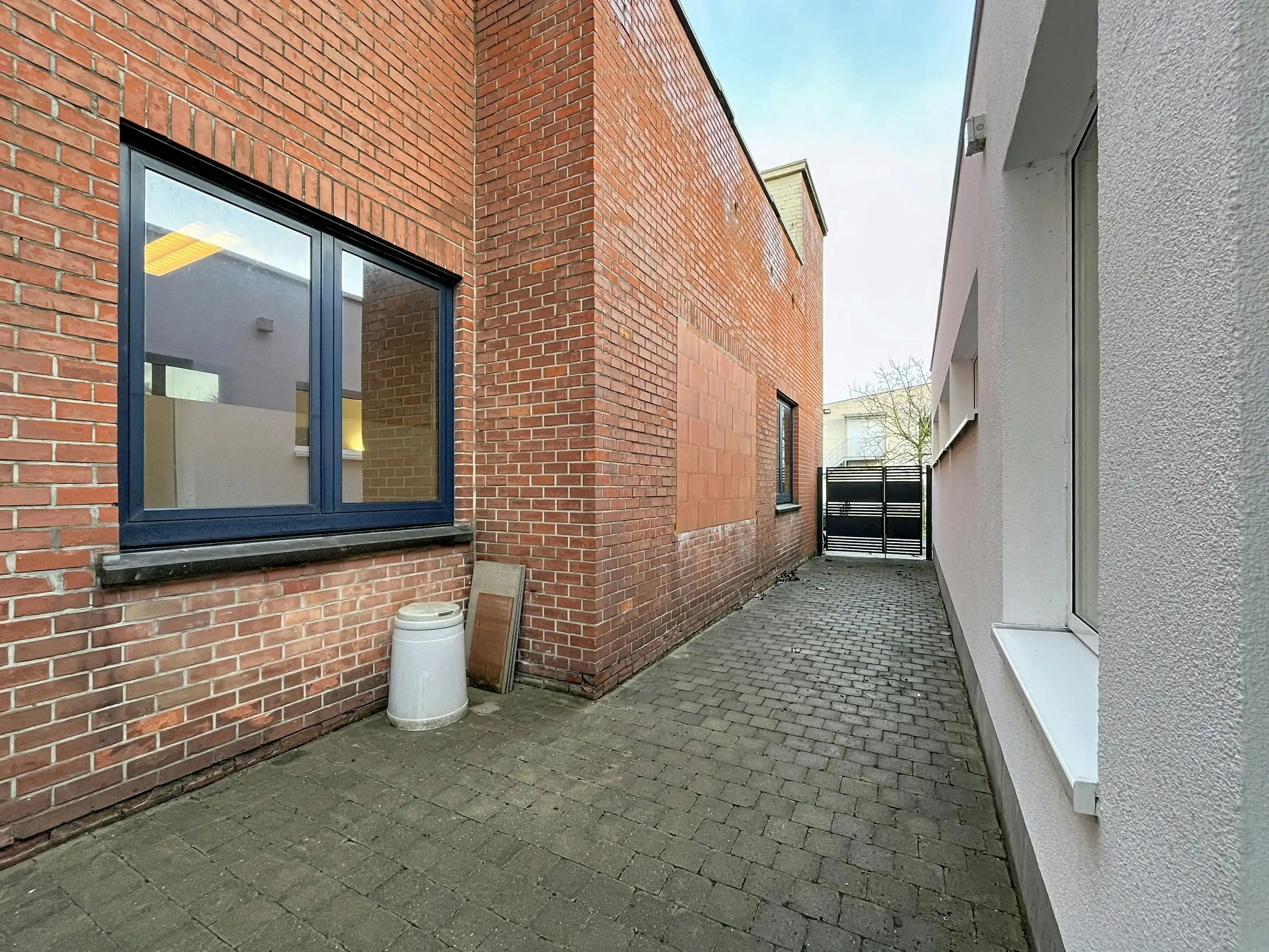 Instapklaar handelspand met woonst te koop op de Boelare in Eeklo foto 27