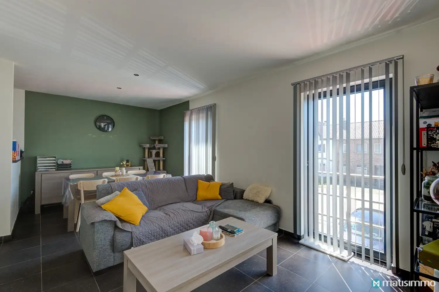DUPLEXAPPARTEMENT MET 2 SLAAPKAMERS EN PARKEERPLAATS TE BEVERST foto 2