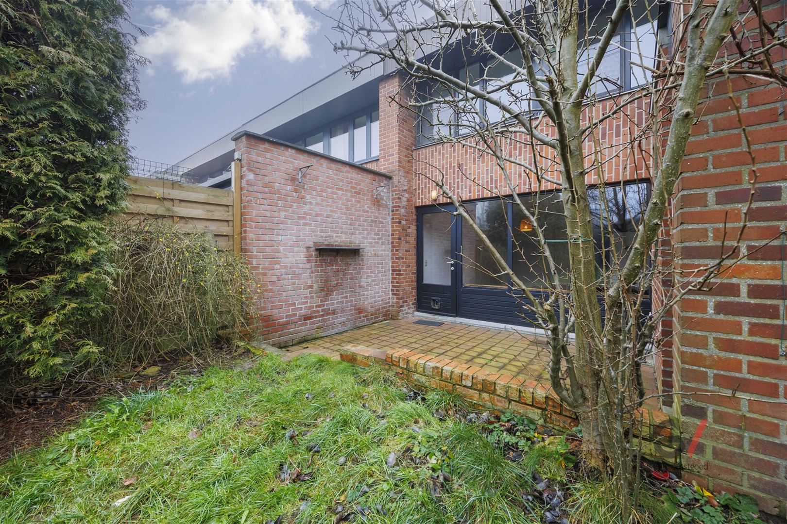 Charmante woning met ruime tuin foto 17