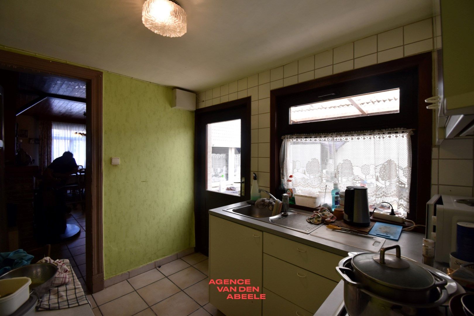 Te renoveren woning met 2 slaapkamers en fantastische tuin  foto 9