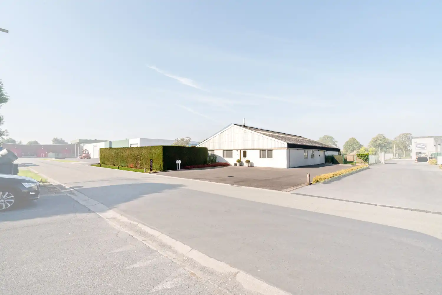 Alleenstaande woning met atelier te Meulebeke. foto {{pictureIndex}}