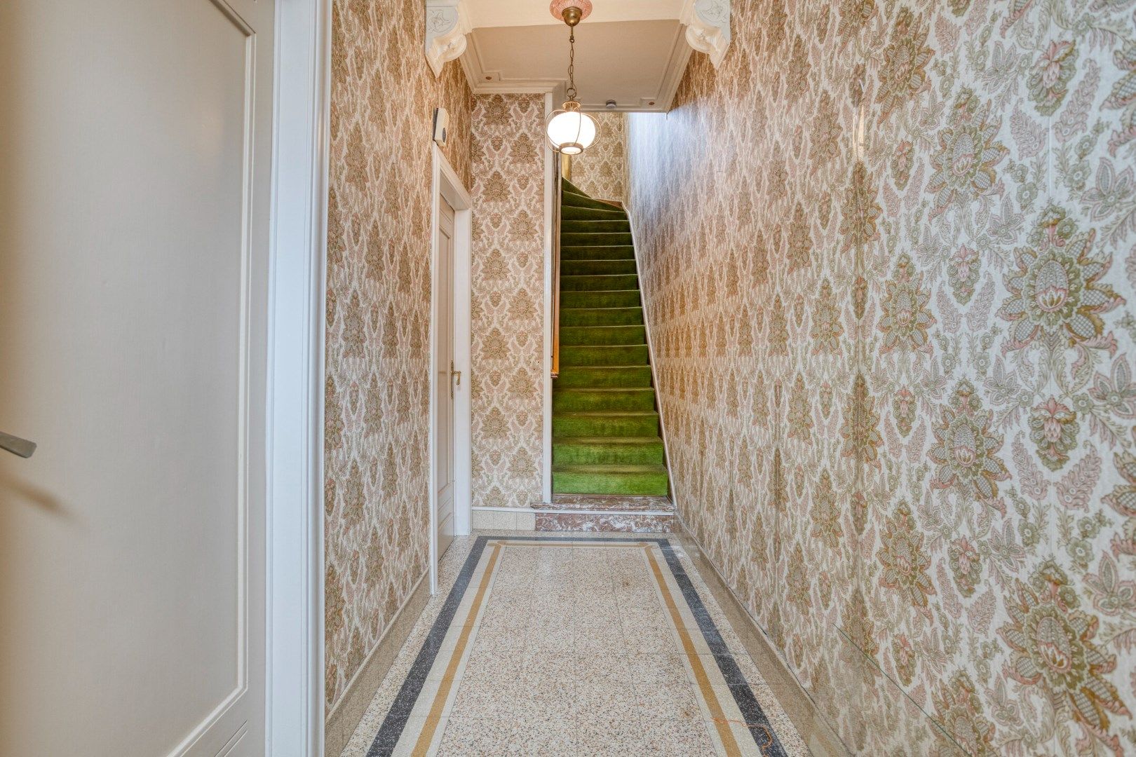 Te renoveren woning in hartje Lauwe! foto 12