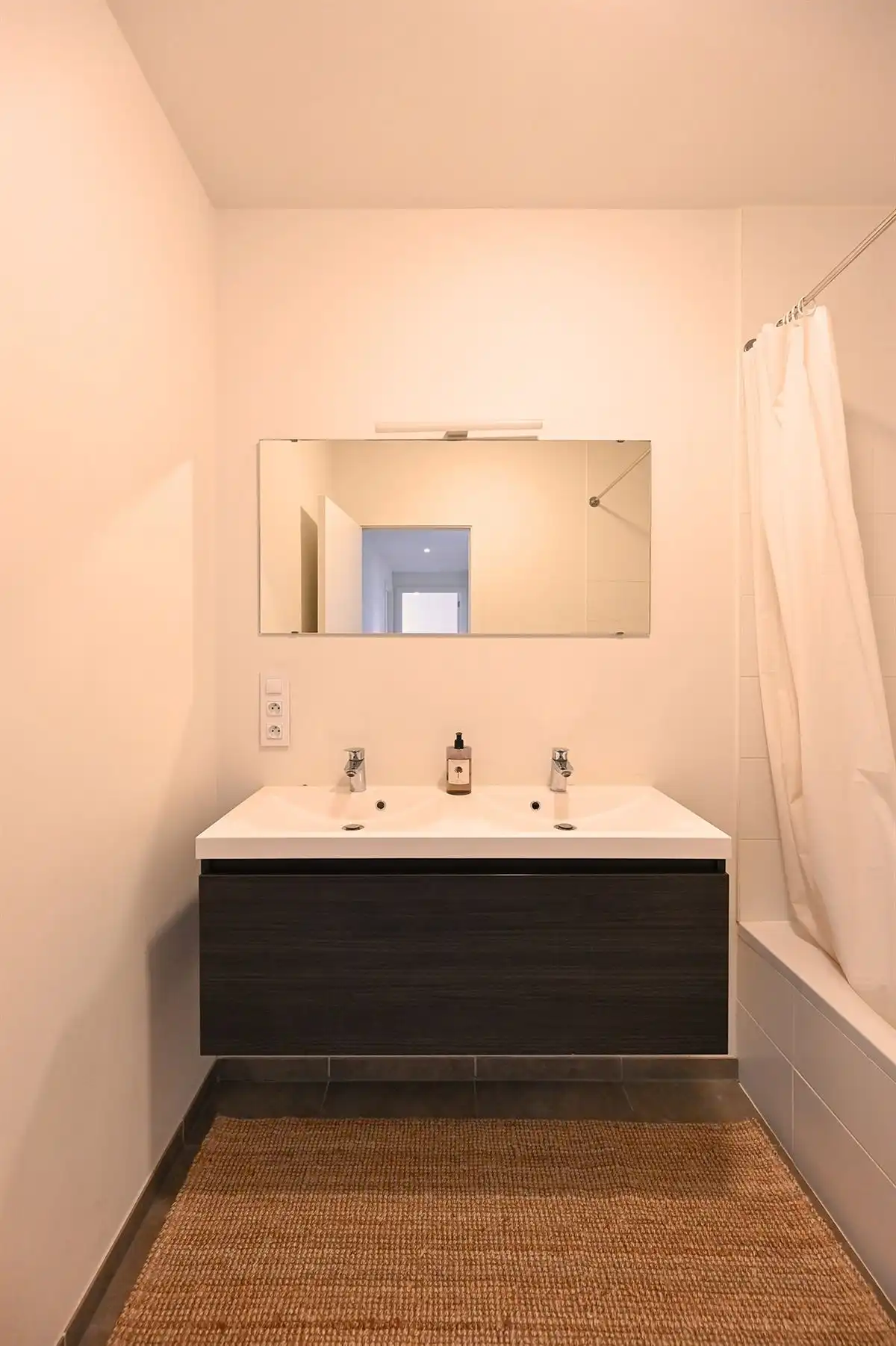 Instapklaar appartement met ruim terras op het Eilandje
 foto 23
