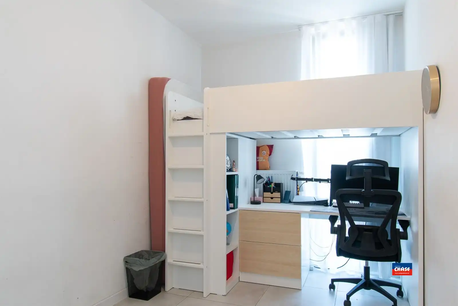 Appartement met 3 slaapkamers, terras en autostaanplaats foto 13