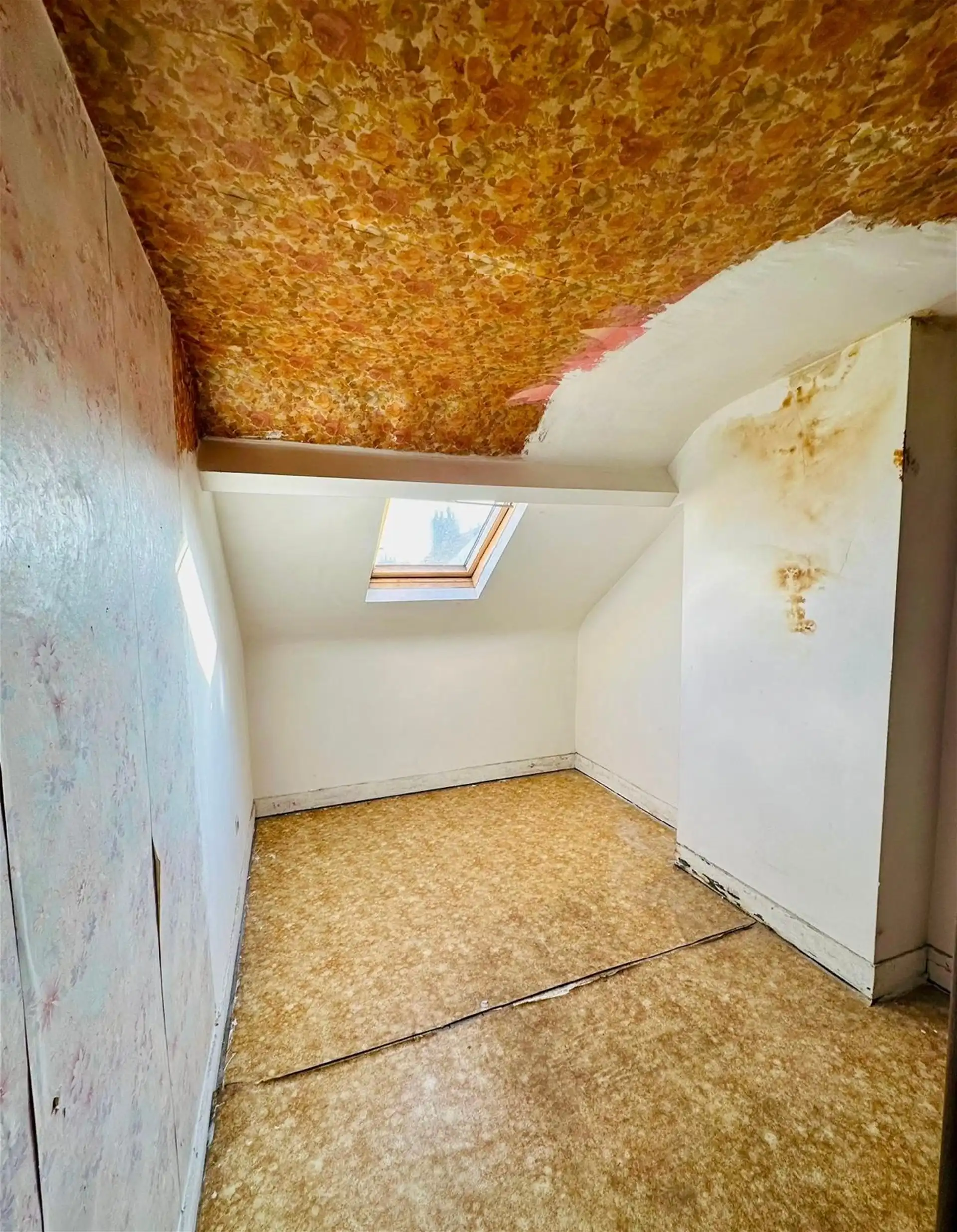 Te renoveren woning met veel potentieel in Berchem!  foto 17