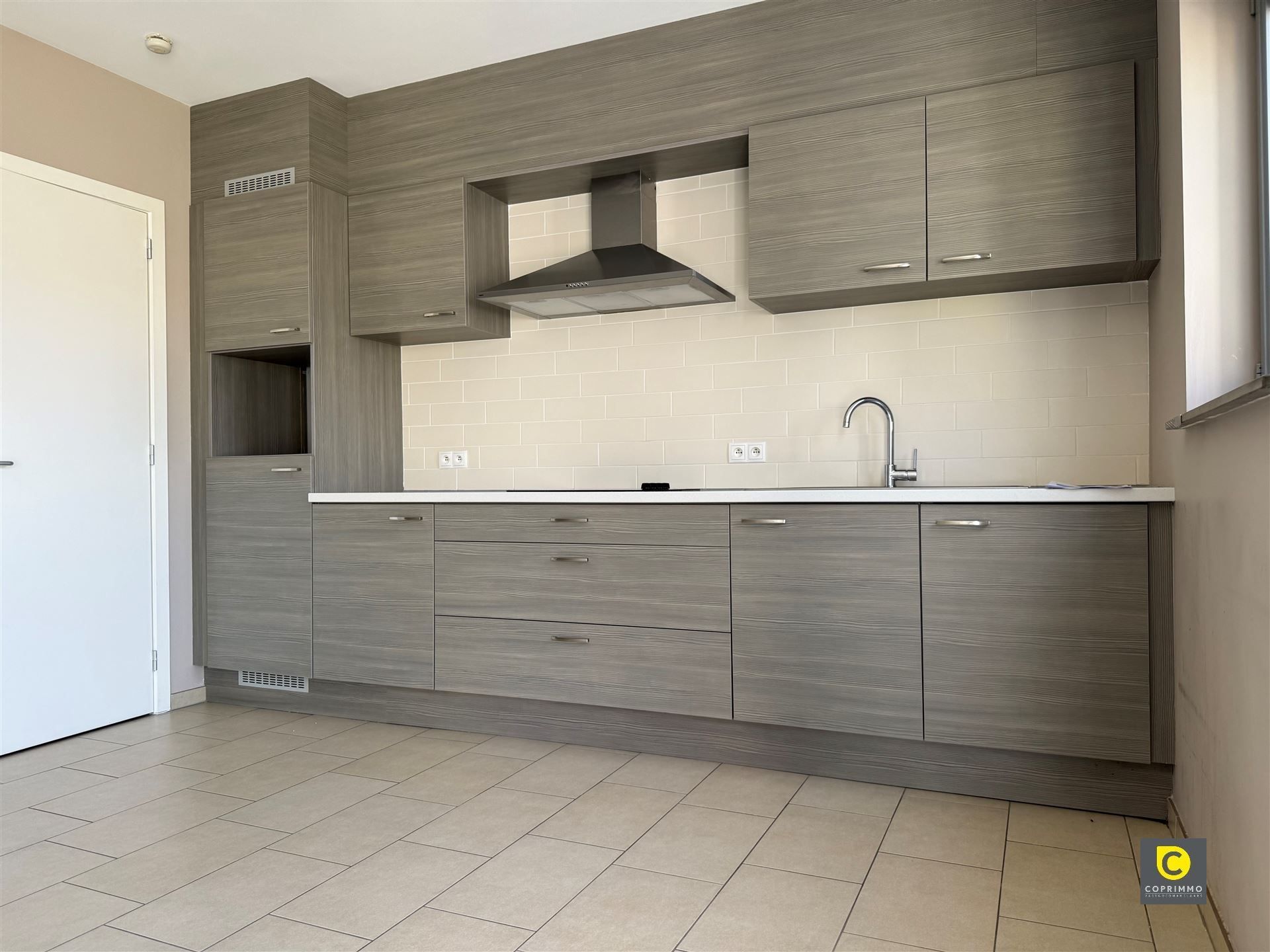 Appartement met 2 slk. en P foto 4