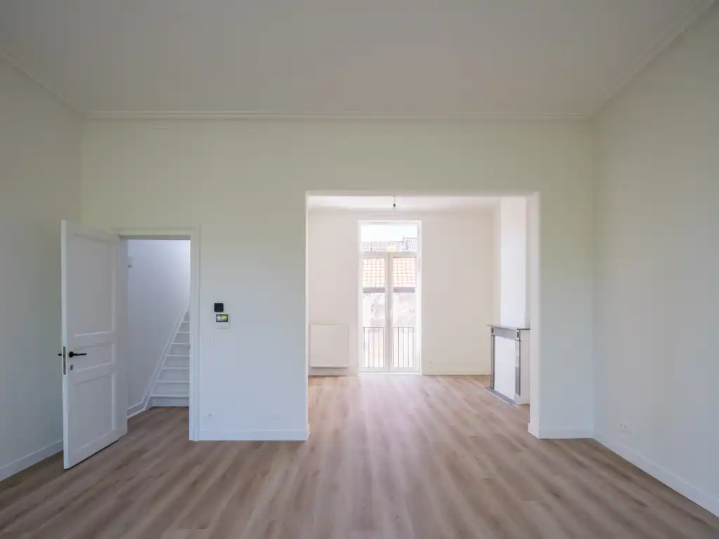Instapklare en karaktervolle herenwoning + kantoor met een buitenruimte aan de gegeerde Coupure foto 15