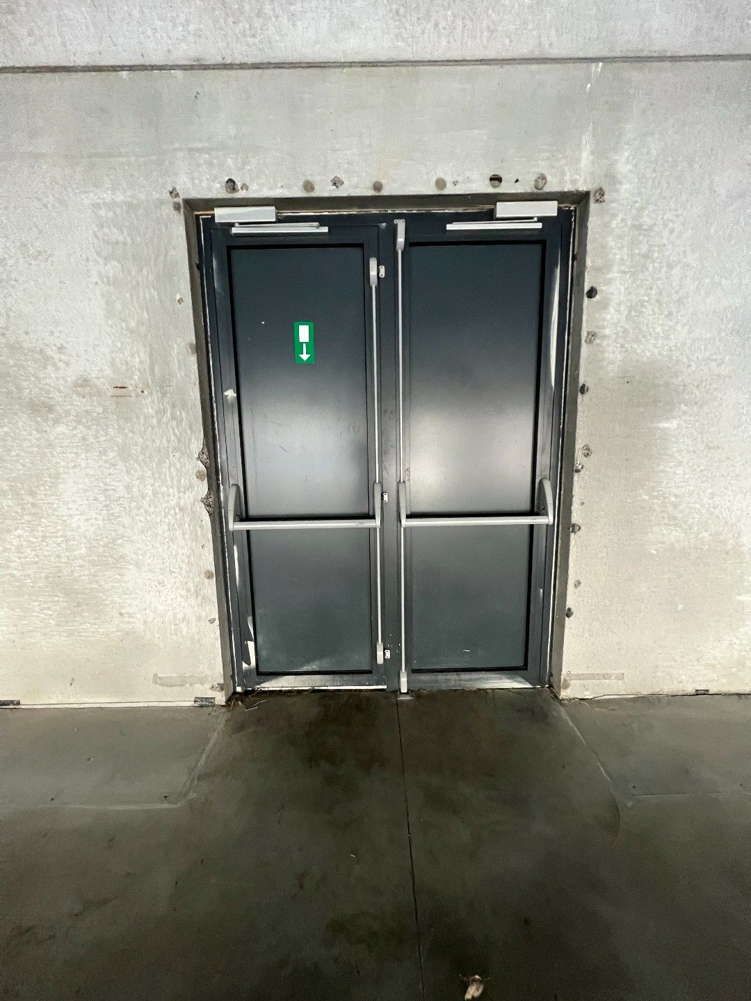 819m² AMBACHTELIJKE KMO-UNIT TE IEPER foto 7