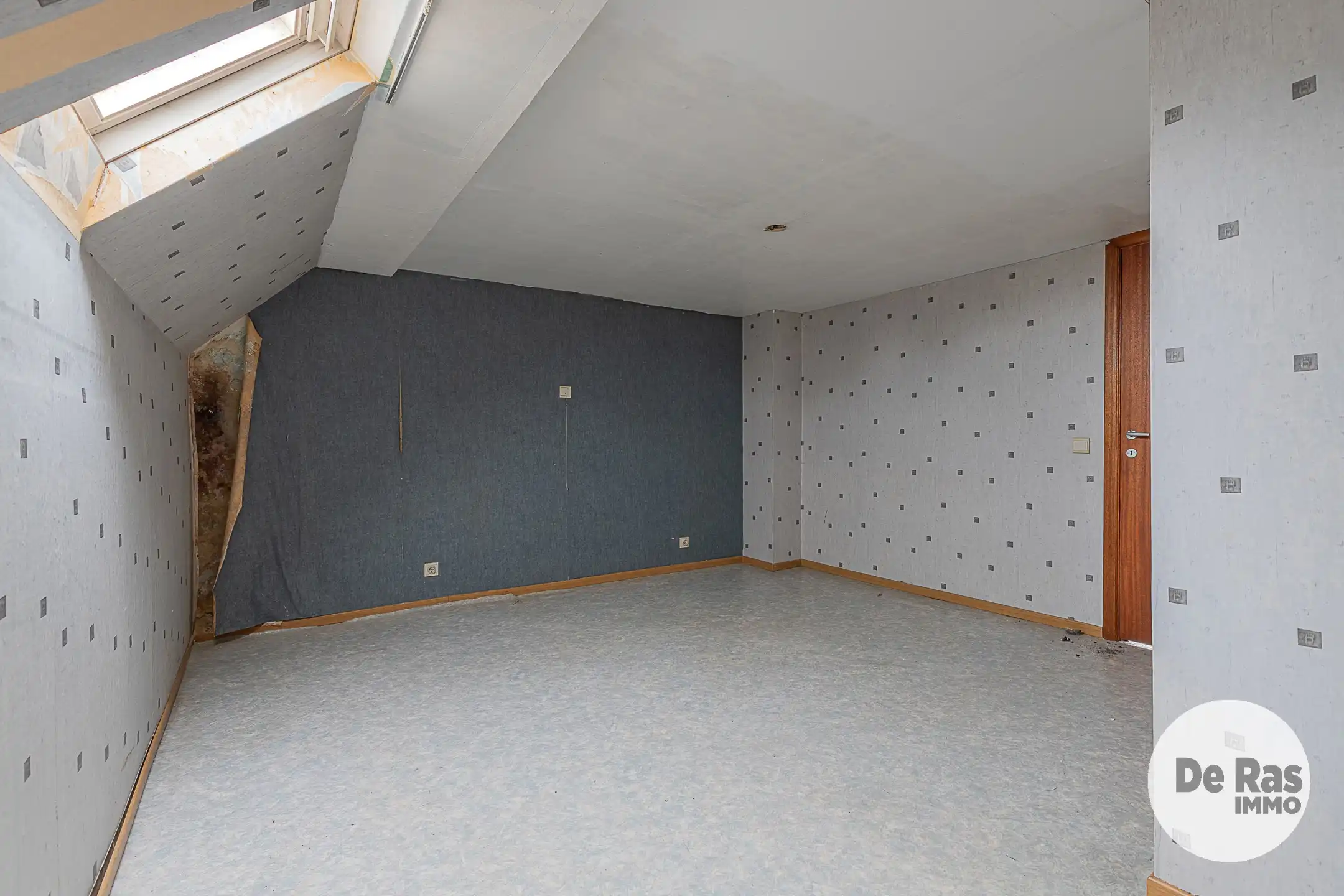LEDE Centraal gelegen renovatiewoning met terras foto 13