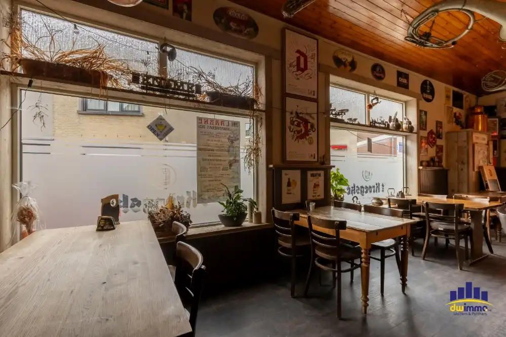 Volkscafé met groot terras en polyvalente zaal over te nemen in Laarne foto 4