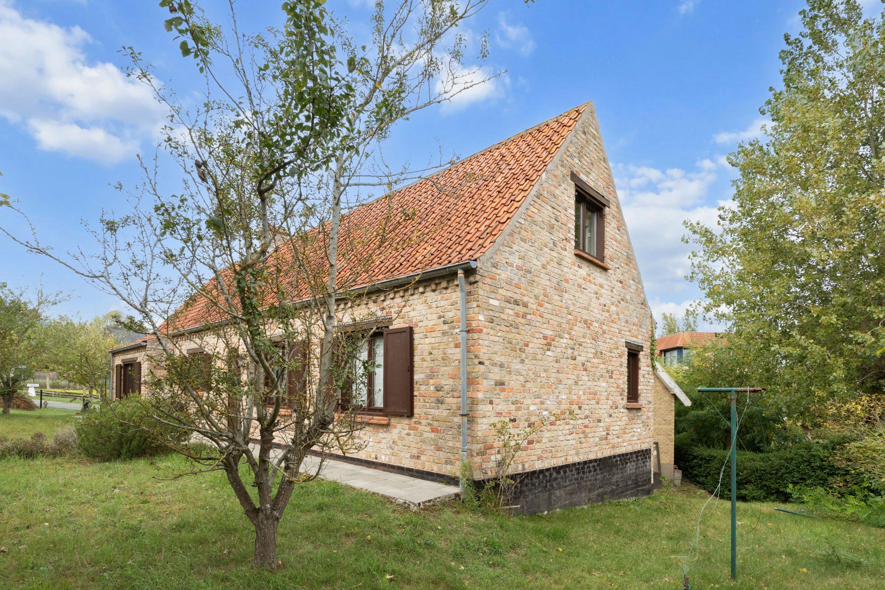 Ruime vrijstaande woning foto 21