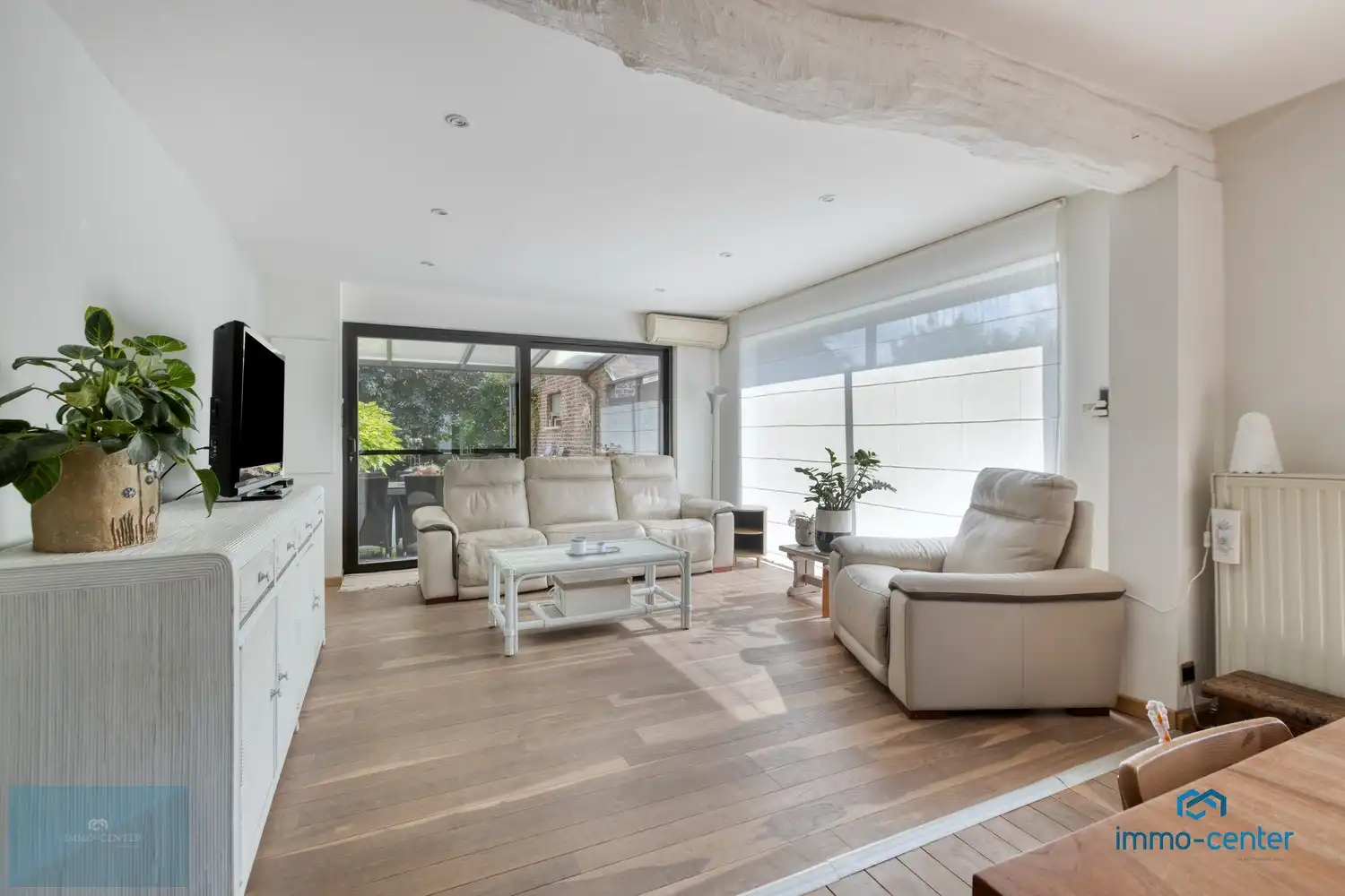 Instapklare vrijstaande woning met 4 slaapkamers en prachtige tuin foto 10