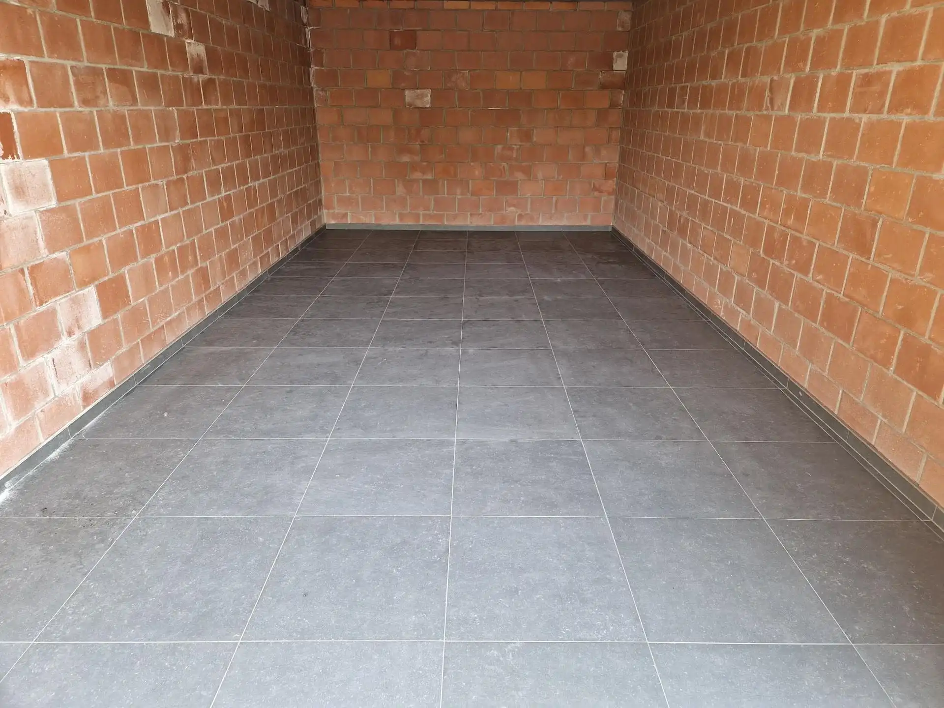Ruime garagebox te Heist-Goor foto 6