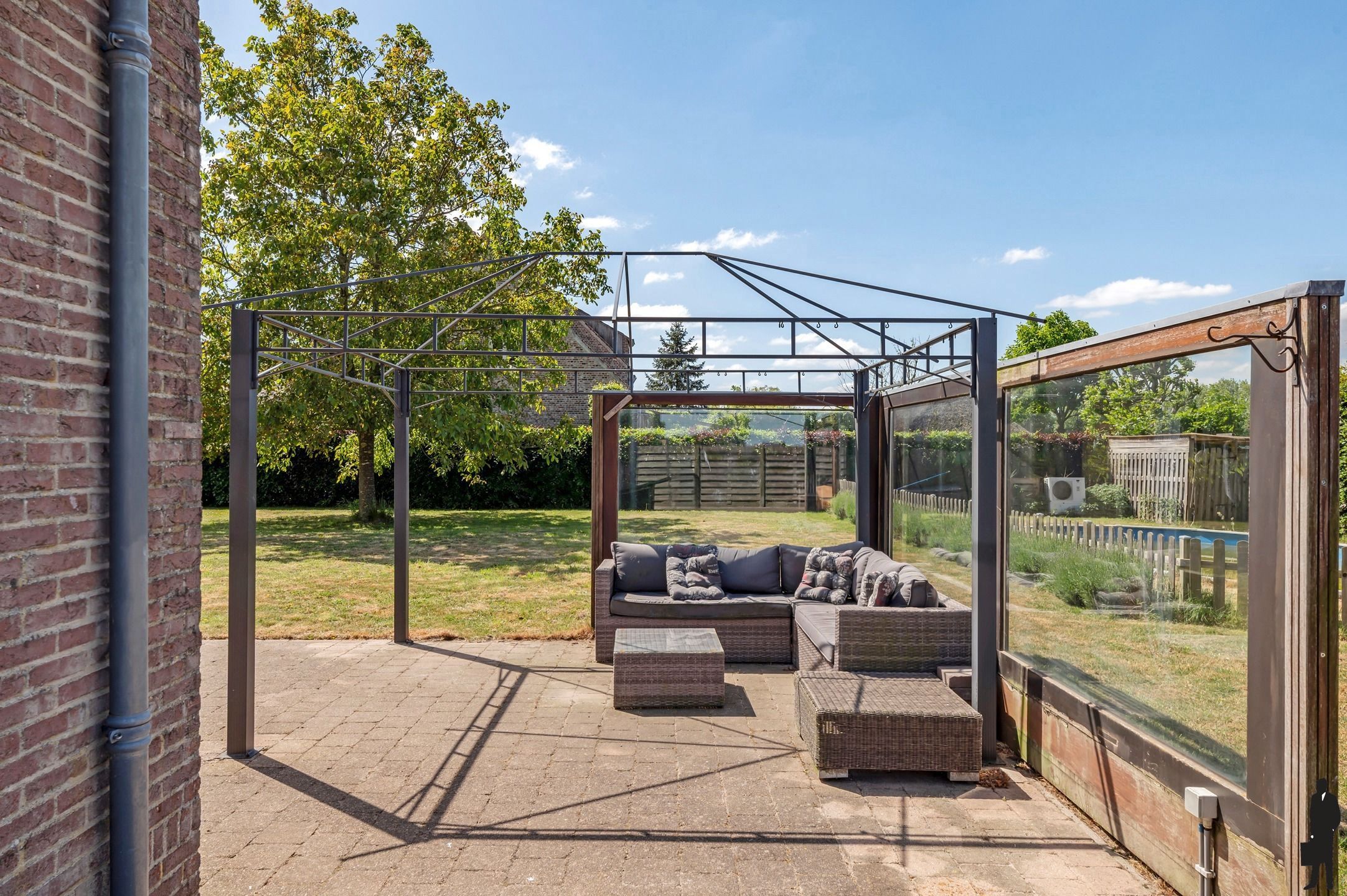 Ruime landelijke woning met tijdloze architectuur foto 18