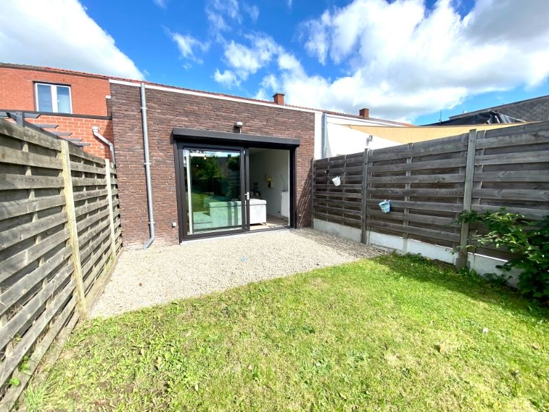 Moderne rijwoning met 2 slaapkamers, tuin en parkeerplaats foto 13