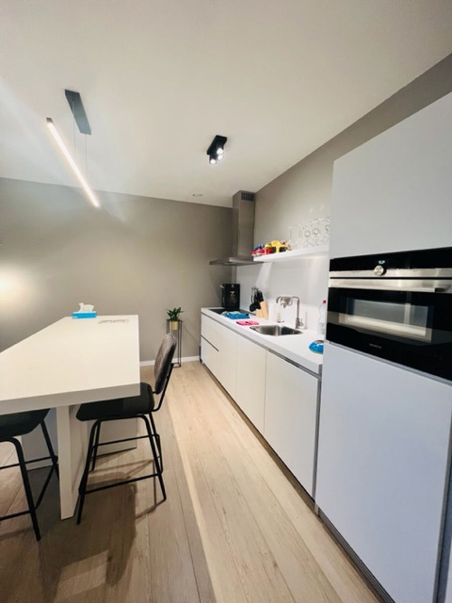Gezelig lichtrijk gemeubeld 1 kamer appartement foto 10