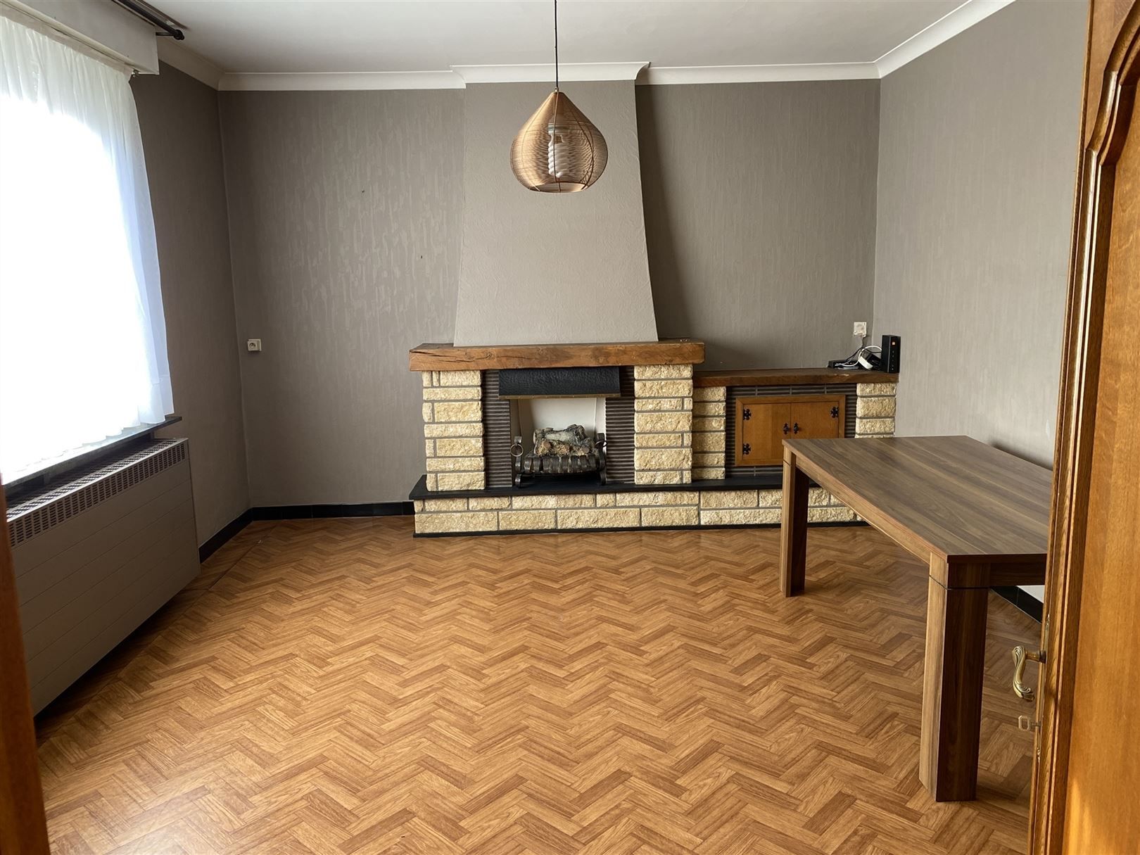 Ruime woning met garage en opslagruimte. foto 4