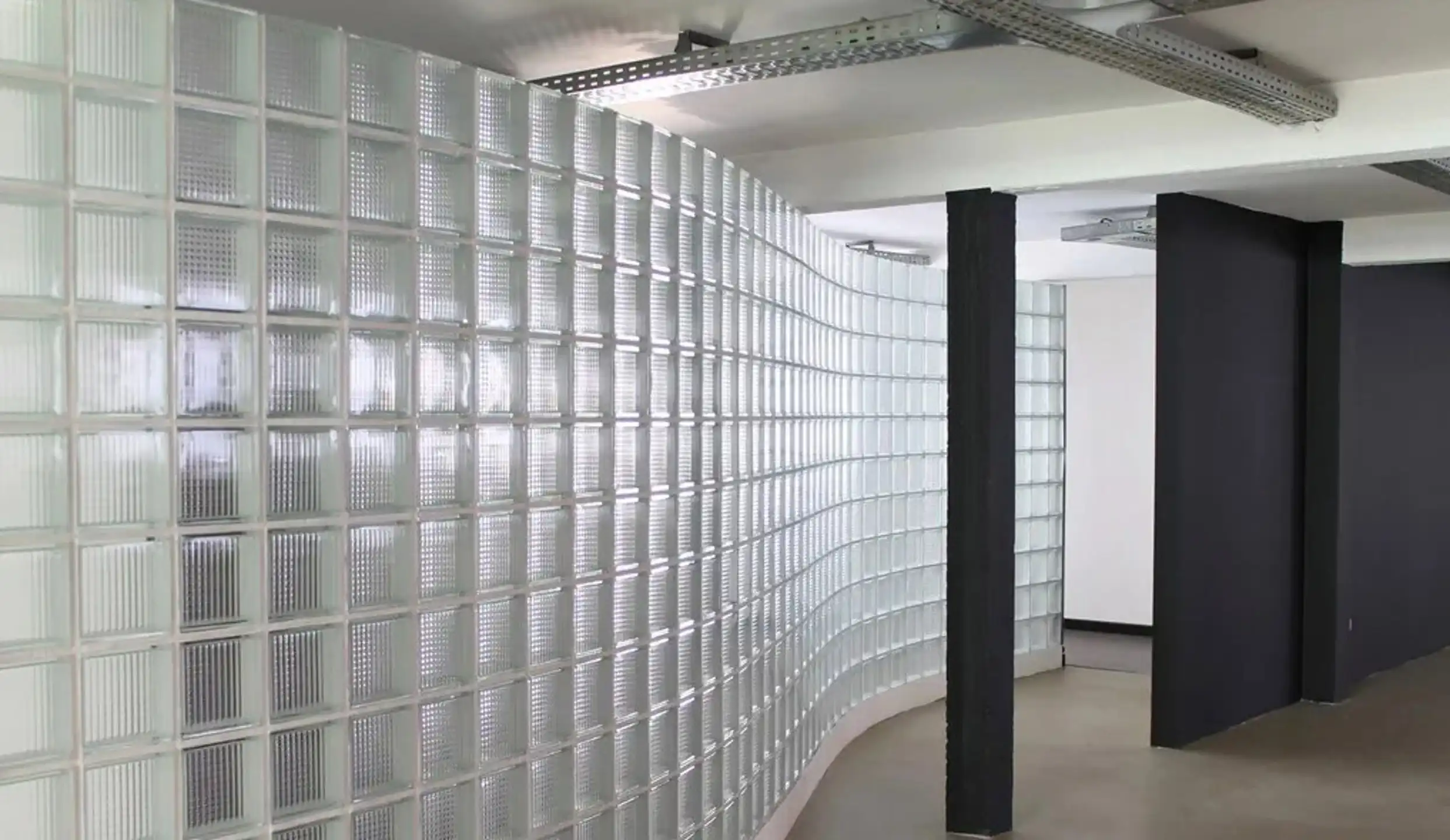 Prachtige kantoren te huur nabij het Antwerpse Eilandje van 675m². foto 4