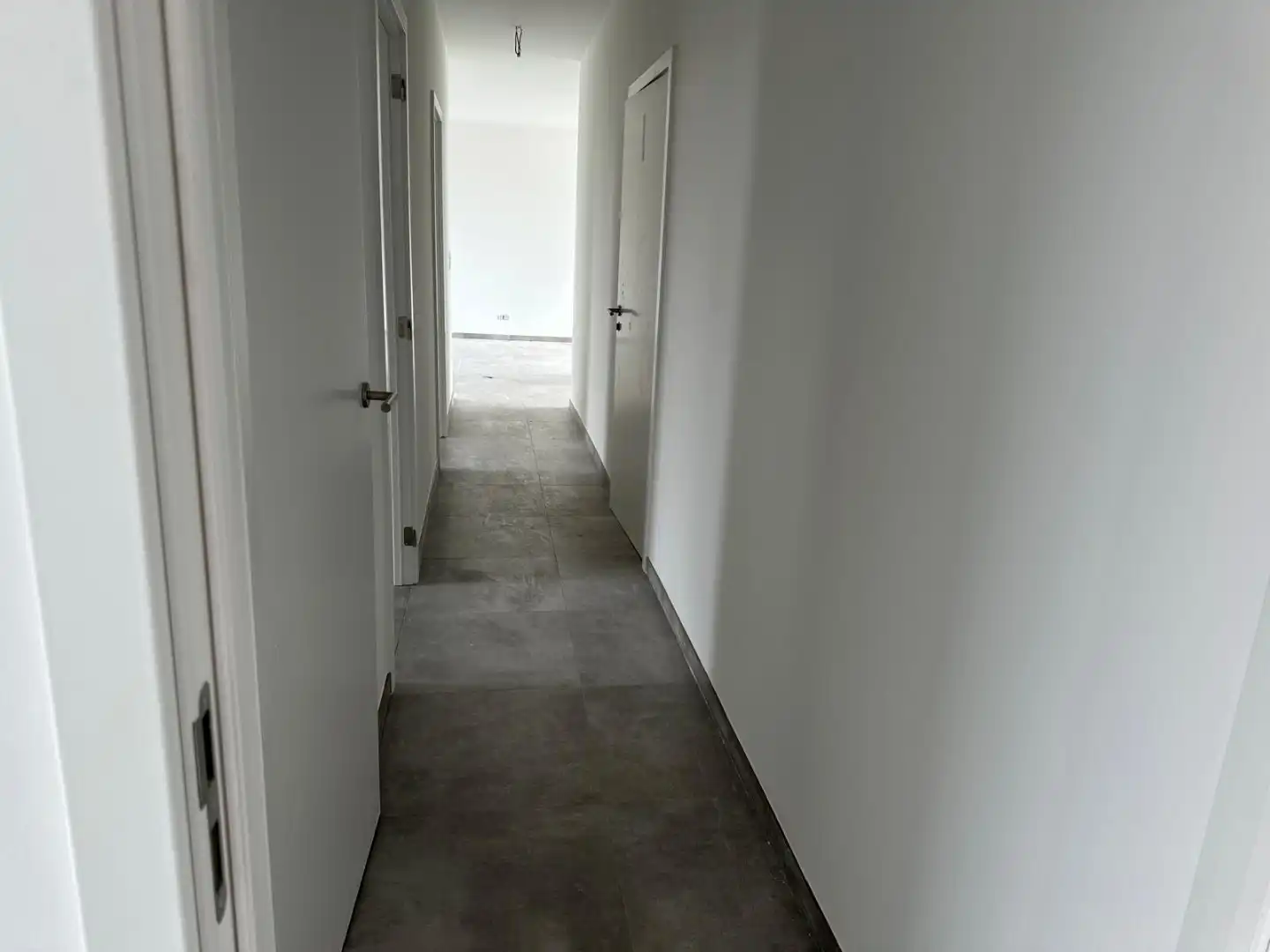 Appartement te huur op 2de verdiep met 2 slaapkamers foto 2