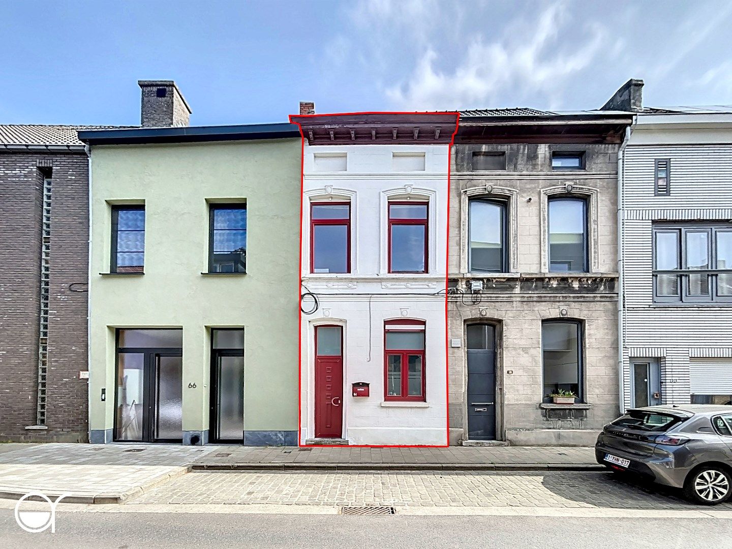 Rijwoning met terras en 3 slaapkamers foto {{pictureIndex}}