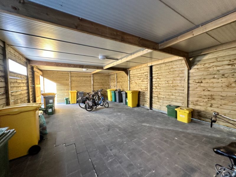 Instapklaar (volledig opgeschilderd) duplexappartement met 2 ruime slpk., terras, ondergrondse autostpl + kelderberging foto 20