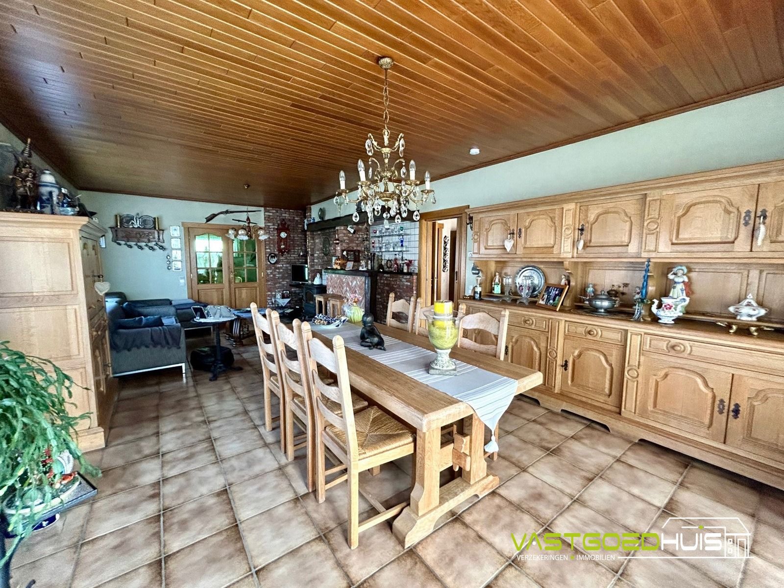Karaktervolle, te renoveren villa met tuin foto 7