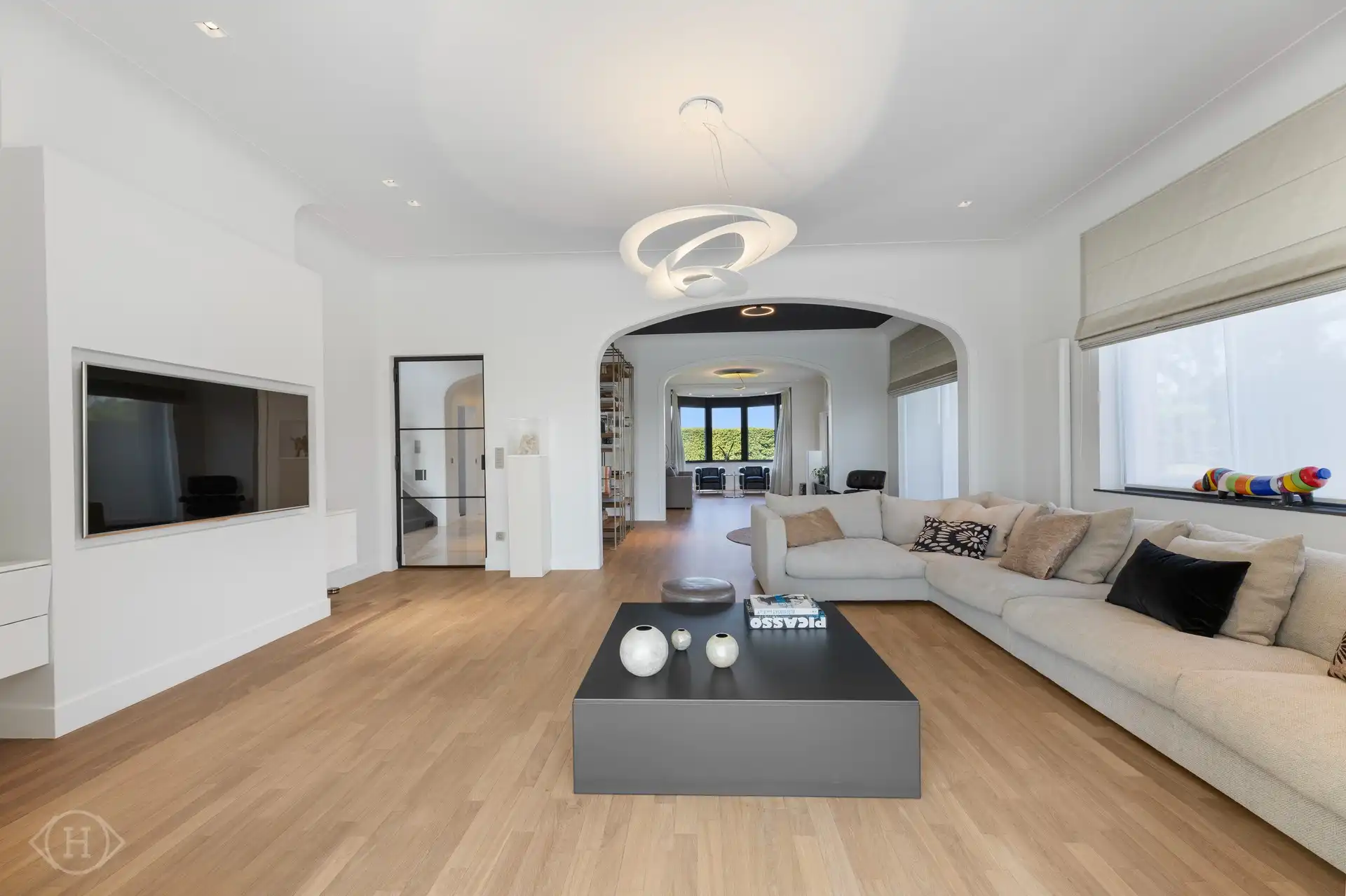 Prachtig kantoorgebouw & villa in groene omgeving foto 7