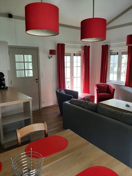 Gezellige,  vrijstaande en ingerichte vakantiewoning foto 13