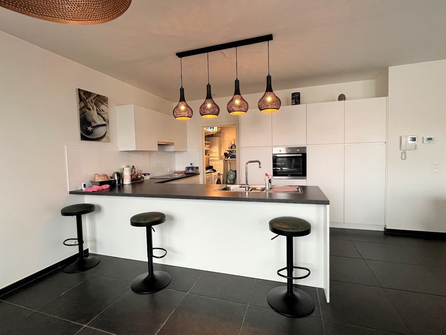 Comfortabel appartement met terras en garage foto 5