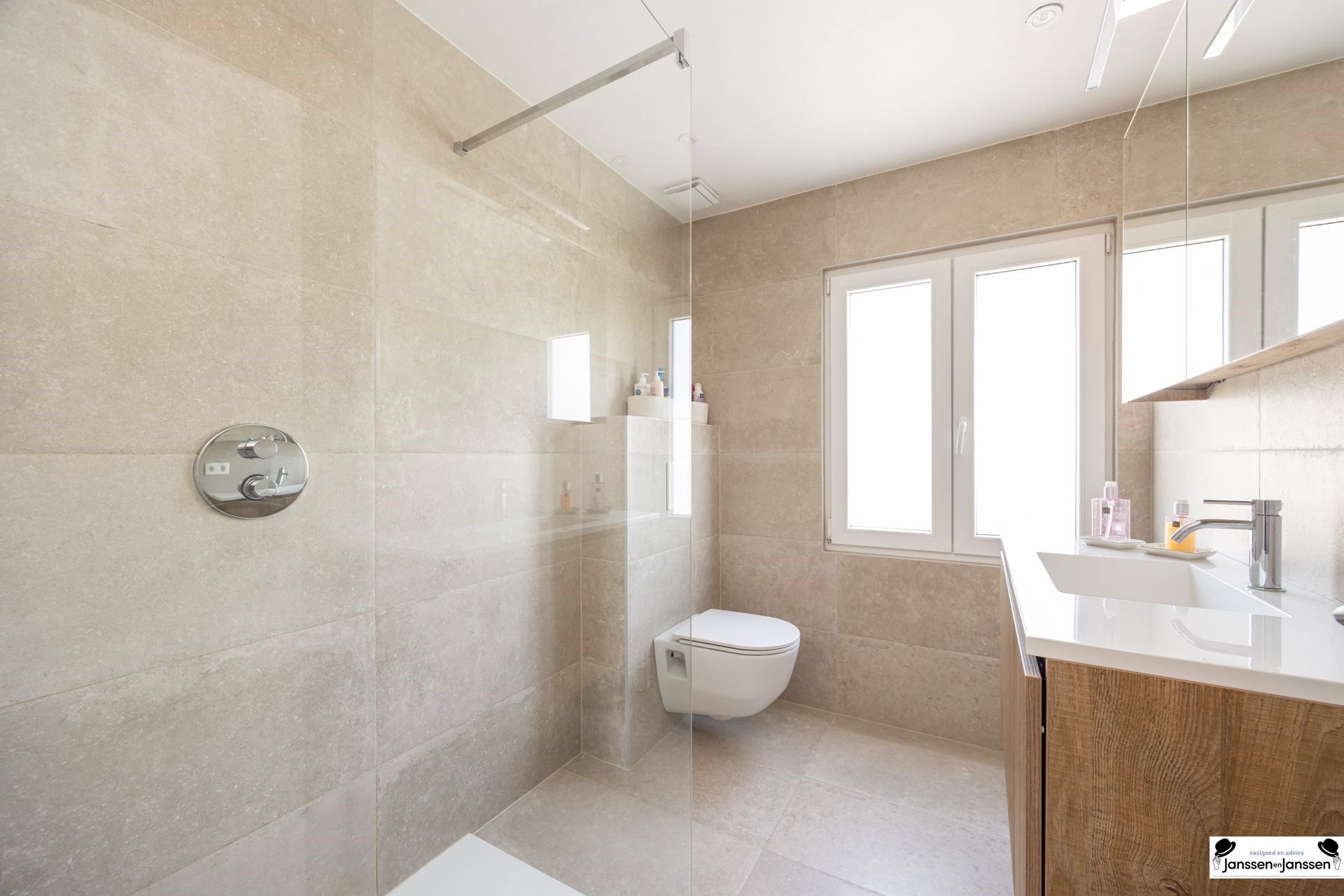 Charmante Woning met Historische Charme in Kapellen foto 19