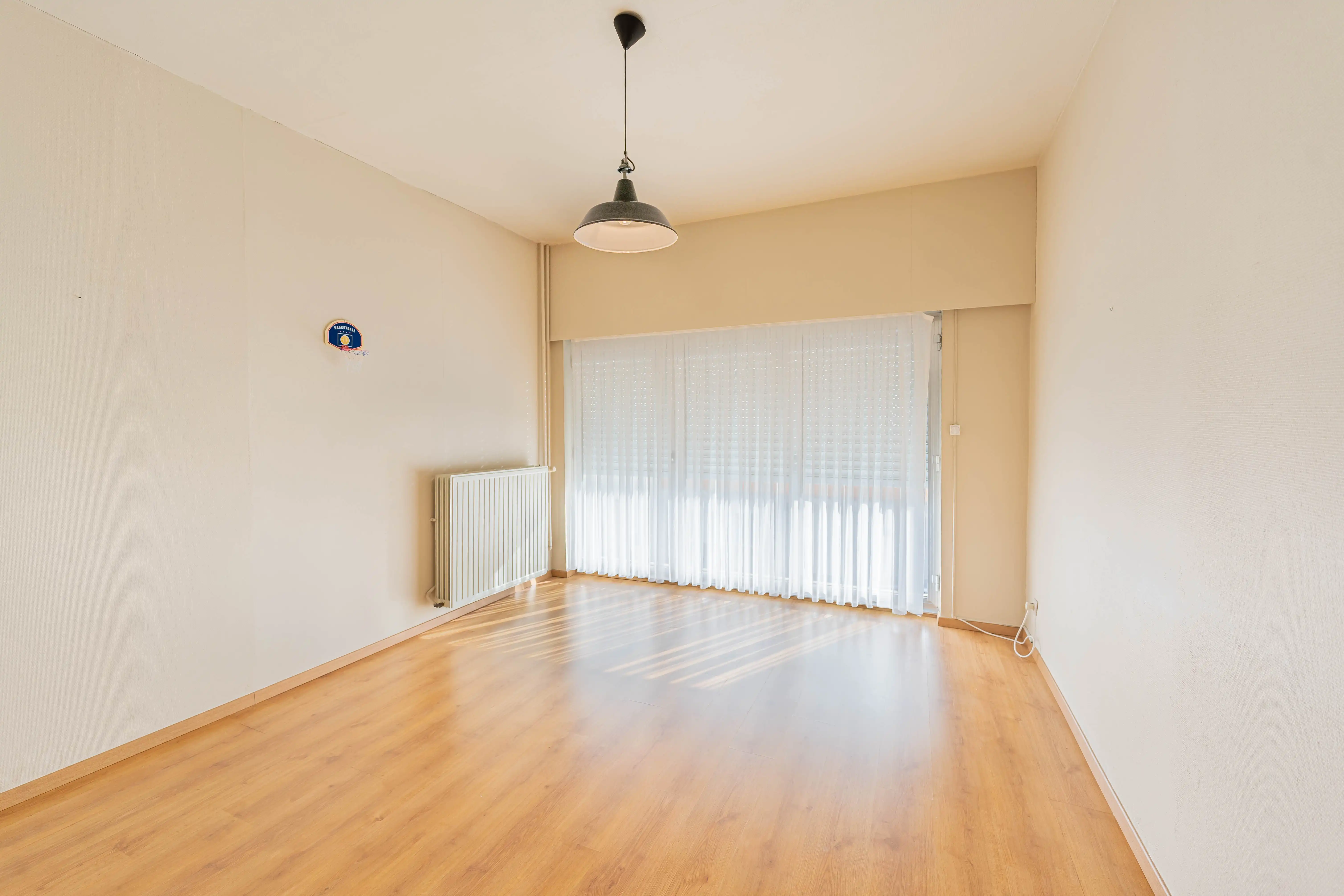 Ruime woning met 5 slaapkamers, inpandig magazijn en tuin foto 14