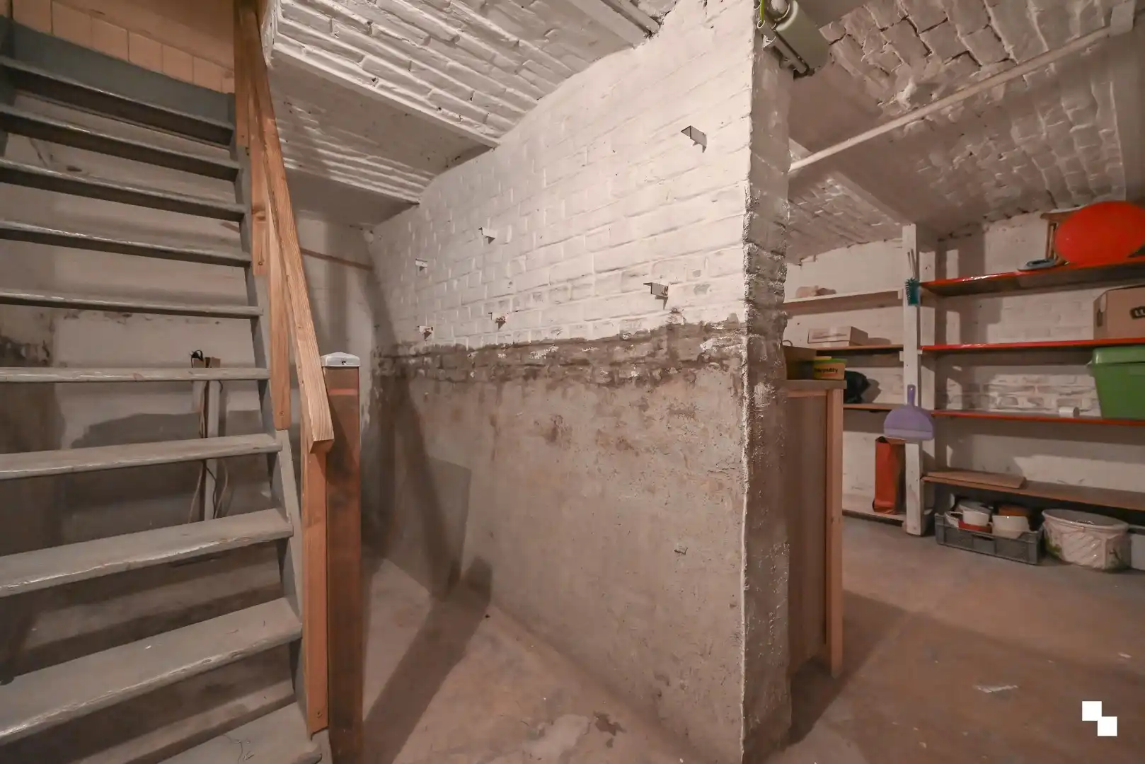 Centraal gelegen ééngezinswoning met vier slaapkamers te Izegem foto 8