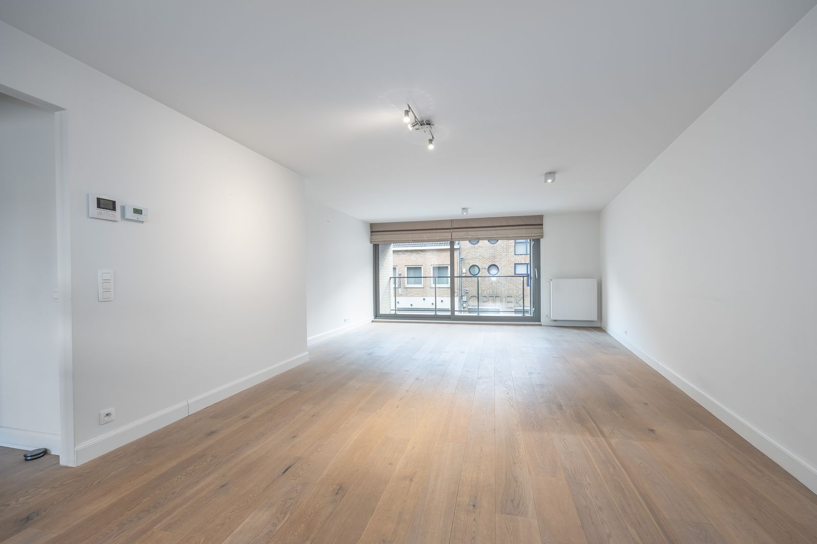 Luxueus 2 slaapkamer appartement in het hartje van Gistel foto 3