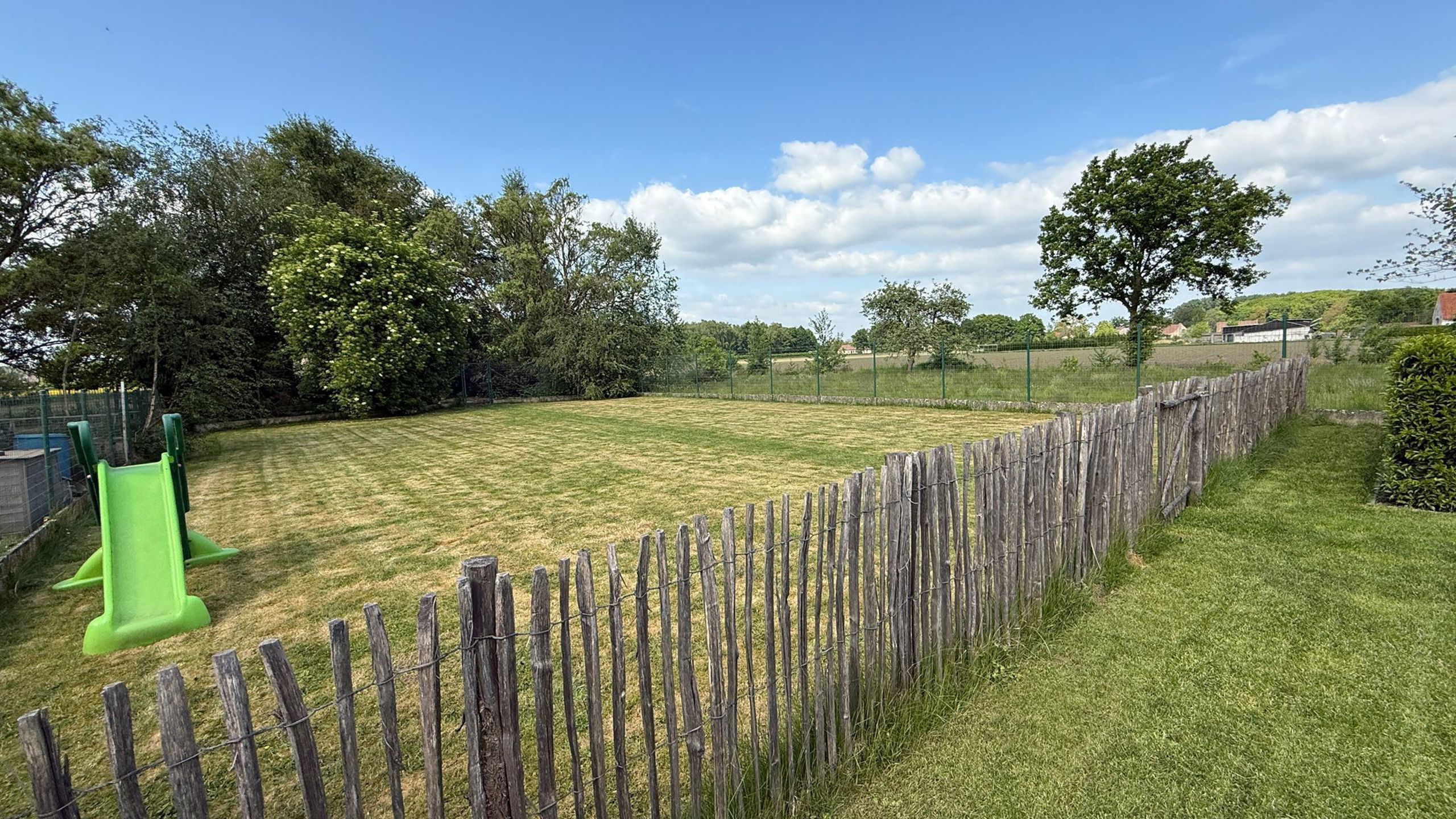 Volledig gerenoveerde woning foto 19