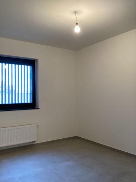 2 slaapkamer app met ruim terras en carport foto 10