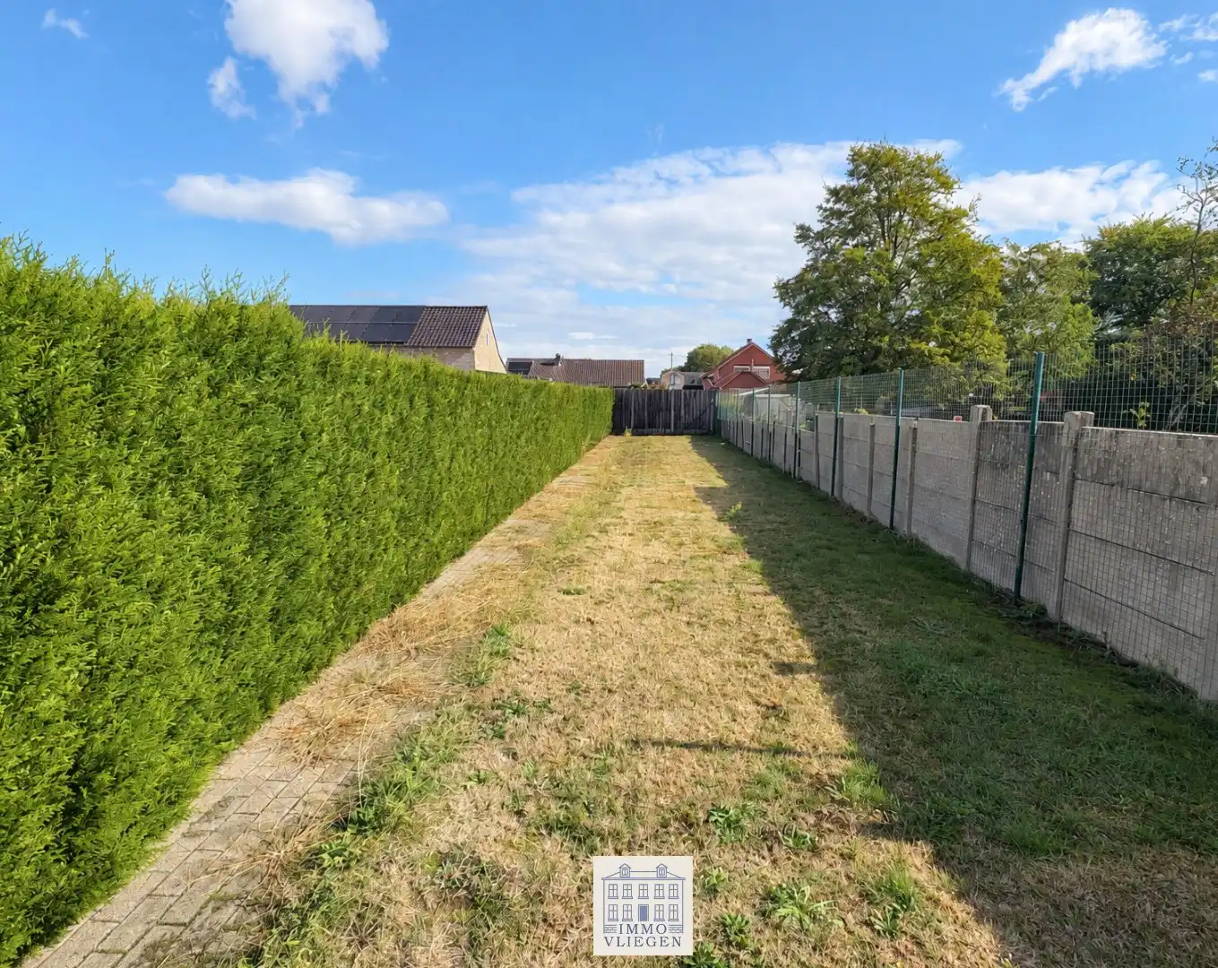 Te renoveren vrijstaande woning met ruime tuin op perceel van circa 800 vierkante meter in Neeroeteren foto 31