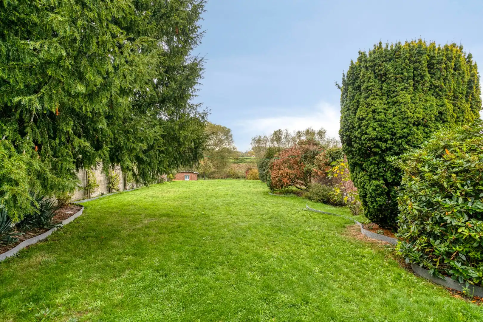 Eclectisch burgerhuis met landelijke verzichten op 2659 m² in centrum Kuurne. foto 2